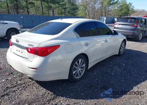 2015 Infiniti Q50 z USA, uszkodzony, nr VIN JN1BV7AR9FM398247